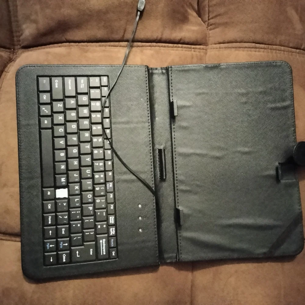 Tablet with KeyboardHolder. 7